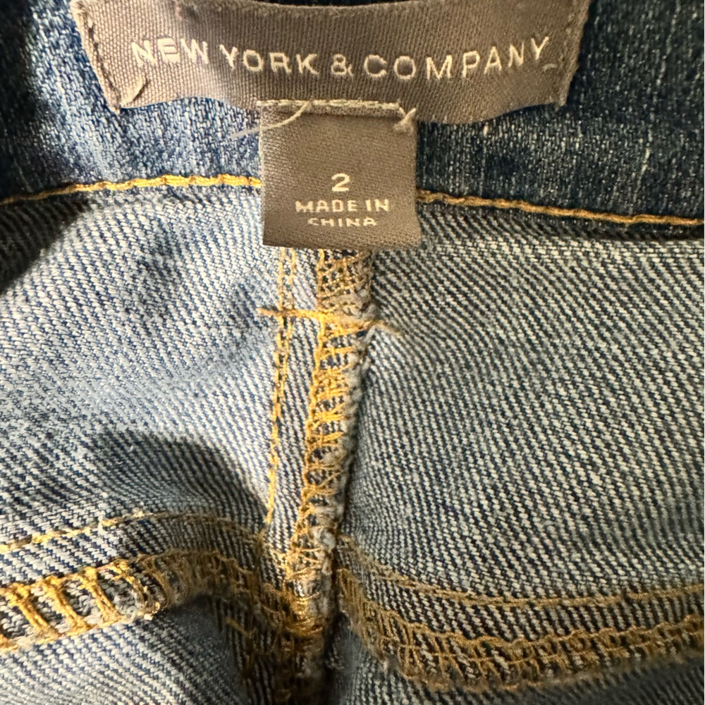 New York & Company Light Blue Women's Jean Shorts - Picture 3 of 5